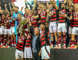 Flamengo é bicampeão carioca após empate sem gols com Fluminense