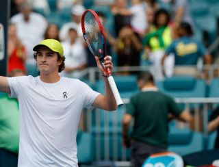 João Fonseca avança à 3ª rodada em Miami após bater tenista francês