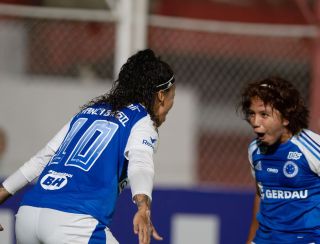 Cruzeiro bate o Grêmio em jogaço de sete gols em Nova Lima