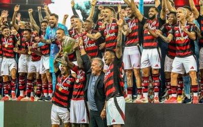 Flamengo é bicampeão carioca após empate sem gols com Fluminense