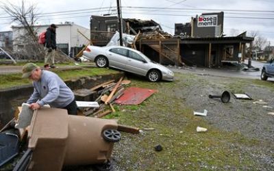 Número de mortos nos EUA por tornados do fim de semana sobe para 36