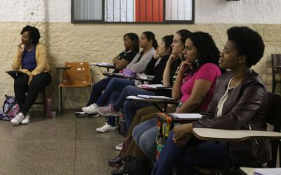 Rede de cursinhos populares dá bolsa de R$ 200 a estudantes