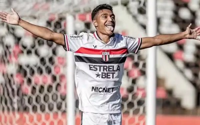 Jogador do Bragantino que sofreu grave acidente deixa UTI